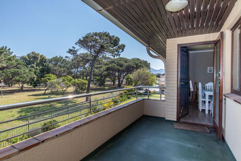 2 Bedroom Property for Sale in Bergvliet Western Cape